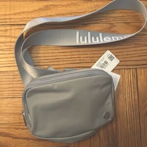 Lululemon Everywhere Belt Bag- Gray NWT
